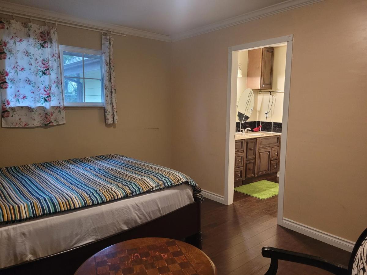 Vancouver Jenny'S Guesthouse Coquitlam Bagian luar foto