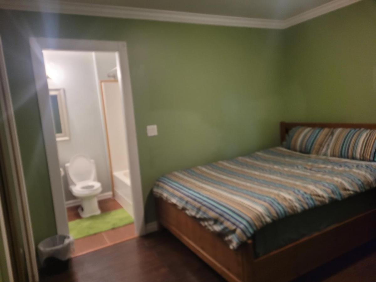 Vancouver Jenny'S Guesthouse Coquitlam Bagian luar foto