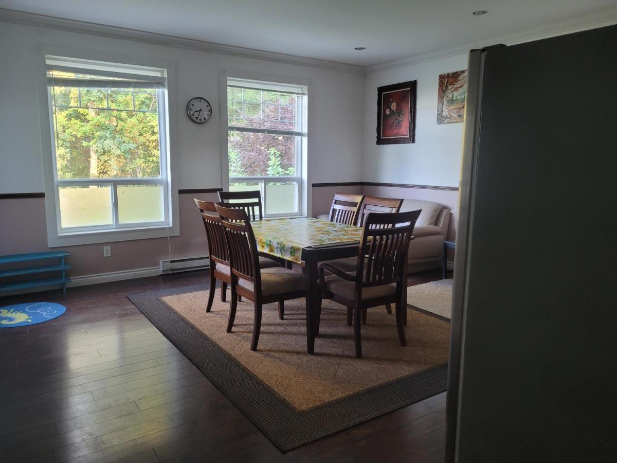 Vancouver Jenny'S Guesthouse Coquitlam Bagian luar foto